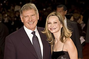 Archivo:Harrison Ford and Calista Flockhart at the 2009 Deauville American Film Festival-02