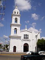 Archivo:Iglesia del Sagrado Corazón Los Mochis