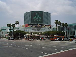 Archivo:LA Conference Centre E3 2005