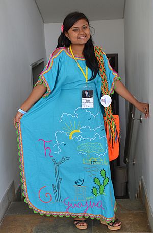 Archivo:Majayut con vestido tradicional