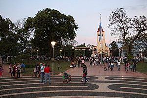 Archivo:Misiones - Plaza 9 de Julio de Concepción de la Sierra