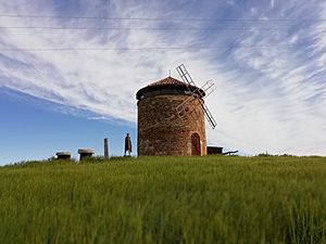 Archivo:Molino de Viento de Aguilar de Campos