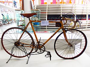 Archivo:Museo del Ciclismo Madonna del Ghisallo 17