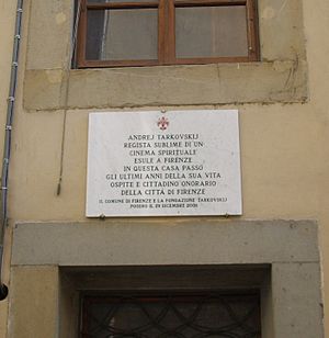 Archivo:Palazzo gianni vegni, targa A. Tarkowskij