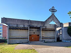 Parroquia de Cristo Rey (As Lagoas, Ourense).jpg