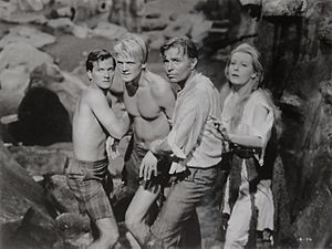 Archivo:Pat Boone, Peter Ronson, James Mason, Arlene Dahl, Journey to the Center of the Earth, 1959