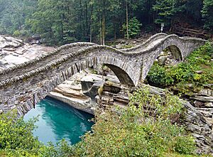Archivo:Ponte dei Salti, Lavertezzo