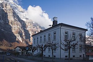 Archivo:Riedern Schulhaus