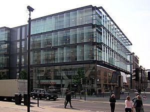 Archivo:Salvation.army.hq.london.arp