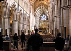Archivo:Southwark.cathedral.nave.london.arp