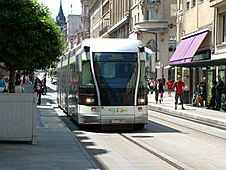 Archivo:Stadtbahn Nancy