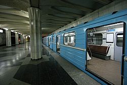 Archivo:Tashkent metro drushbanarod