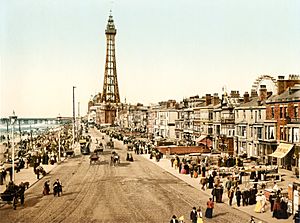 Archivo:The promenade, Blackpool, Lancashire, England, ca. 1898