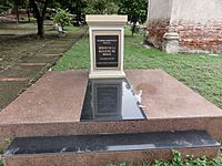 Archivo:Tomb of Casimiro Berenguer in Barrio Segundo, Ponce, PR (DSC00228)