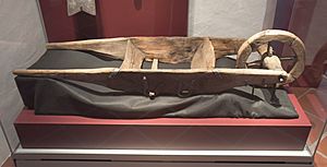 Archivo:Wheelbarrow of 1537 - Stadtmuseum Ingolstadt I.7089 - right- DSC 3000