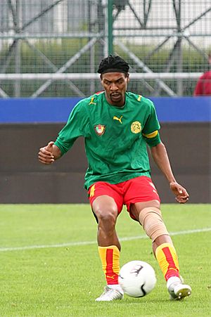 Archivo:20060816 191713 0072 Football Guinee-Cameroun