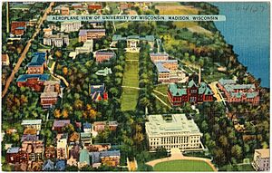 Archivo:Aeroplane view of University of Wisconsin, Madison, Wisconsin (64127)