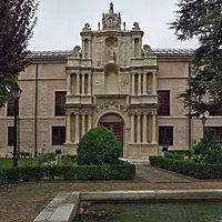 Antiguo Colegio de San Ambrosio (Valladolid). Portada