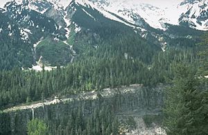 Archivo:Bridge River Vent pyroclastic flow