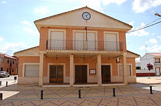 Casa consistorial Arcos de la Polvorosa.jpg