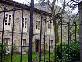 Fachada principal de la casa de los Álvarez-Prida.