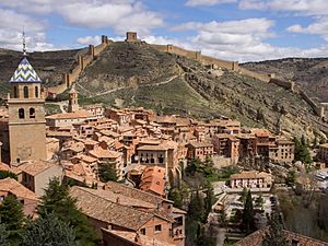 Vista de Albarracín y su muralla
