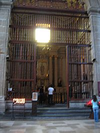 Archivo:ChapelGuadalupeCathedralDF