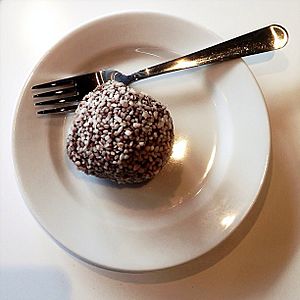 Archivo:Chokladbollar som kräver gaffel, we like them.