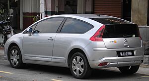 Archivo:Citroen C4 (coupe) (first generation) (rear), Kuala Lumpur