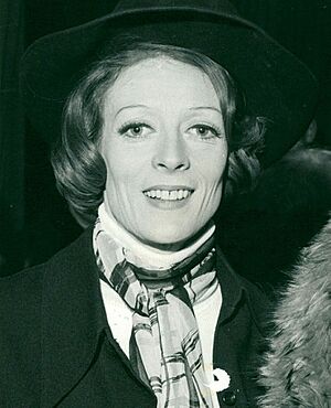 Archivo:Dame Maggie Smith 1973 (front side) (cropped)