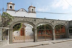 Fachada del templo de la Virgen de Guadalupe.JPG