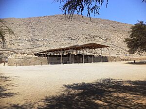 Archivo:Frontis Templo Sechin