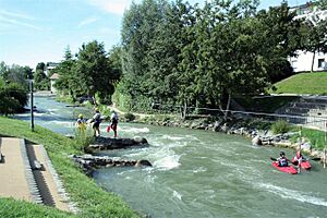 Archivo:Huningue parc des eaux vives 1