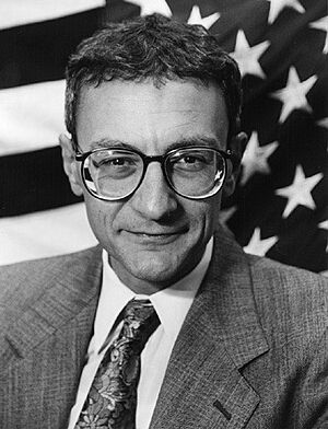 Archivo:John Podesta official portrait