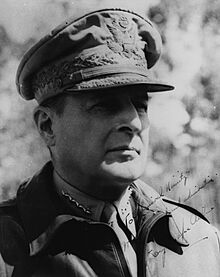 Archivo:MacArthur(2)