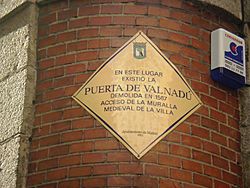 Archivo:Madrid muralla cristiana Valnadú