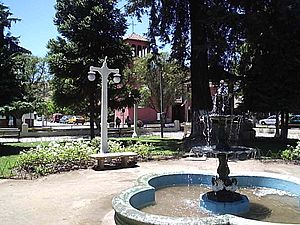 Archivo:Malloa plaza