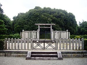 Archivo:Mausoleum of Emperor En'yū