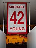 Archivo:Michael Young UH retired number