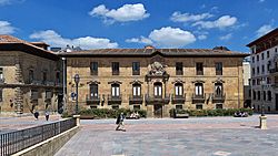 Archivo:Palacio de Valdecarzana-Heredia, Oviedo
