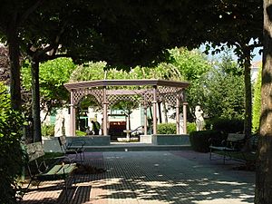Archivo:Parque en Villanueva del Pardillo