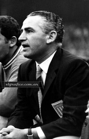 Archivo:Pizzuti tecnico vs nacional
