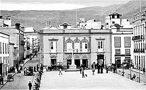 Archivo:Plaza de La Candelaria en 1890