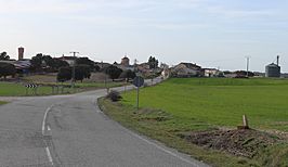 Puebla de Pedraza, entrada población desde SG-V-2311, este.jpg