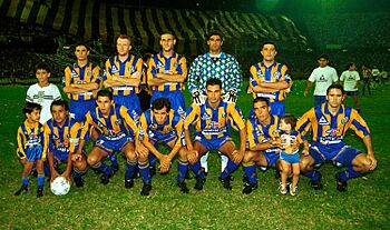 Archivo:Rosariocentral equipo v mineiro 1995
