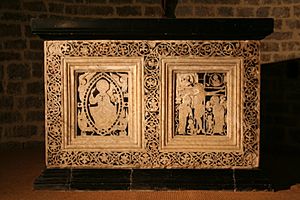 Archivo:Saint-Guilhem-le-Desert autel