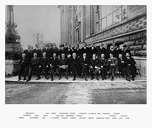 Archivo:Solvay conference 1913