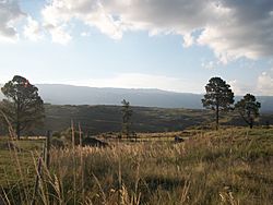 Villa Yacanto de Calamuchita - Atardecer y cerros 2.JPG