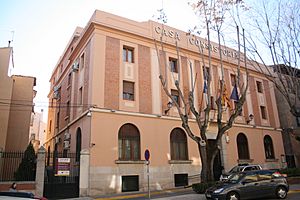 Archivo:Ayuntamiento de Calatayud, España1