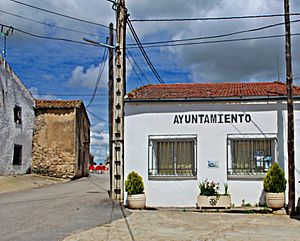 Archivo:Ayuntamiento de Santa María de Sando